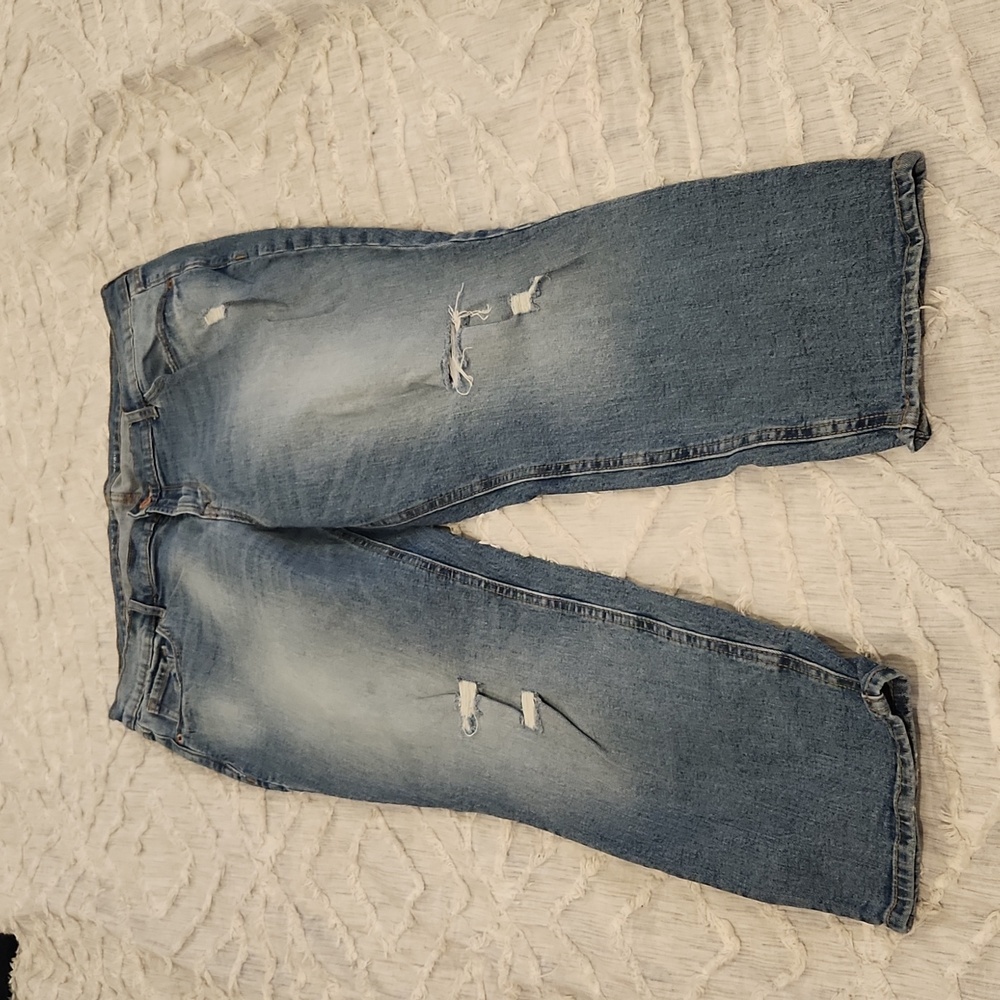 Medium wash distressed Old Navy boyfriend jeans size 16!